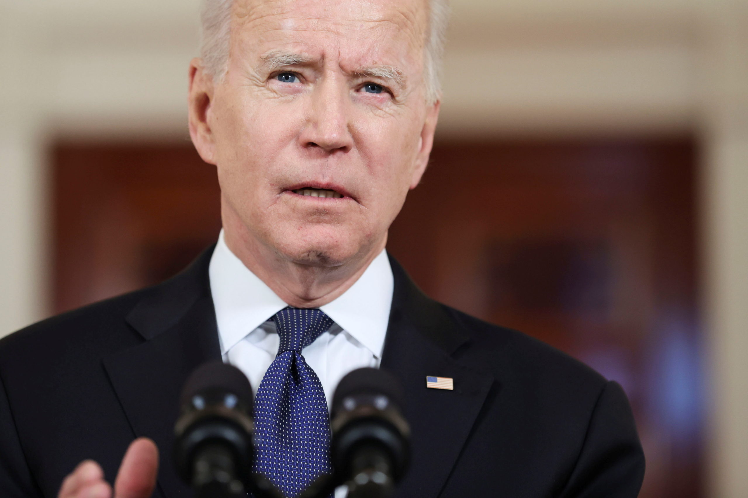 Biden destruye la terrible política de Trump que permite que las plantas de energía contaminen