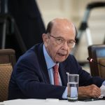 China sanciona al secretario de Comercio de Trump, Wilbur Ross