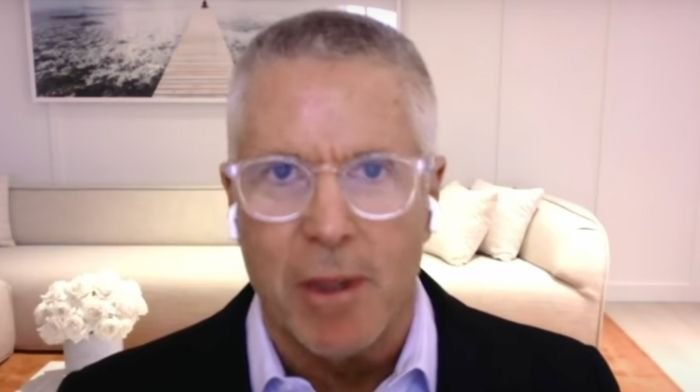 Donny Deutsch de MSNBC habla sobre los escépticos de las vacunas: 'Te estás matando a ti mismo, estás matando a otras personas'