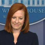 Jen Psaki incendia los medios BS de que Biden tiene la culpa de que los trompetistas del culto a la muerte no se vacunen