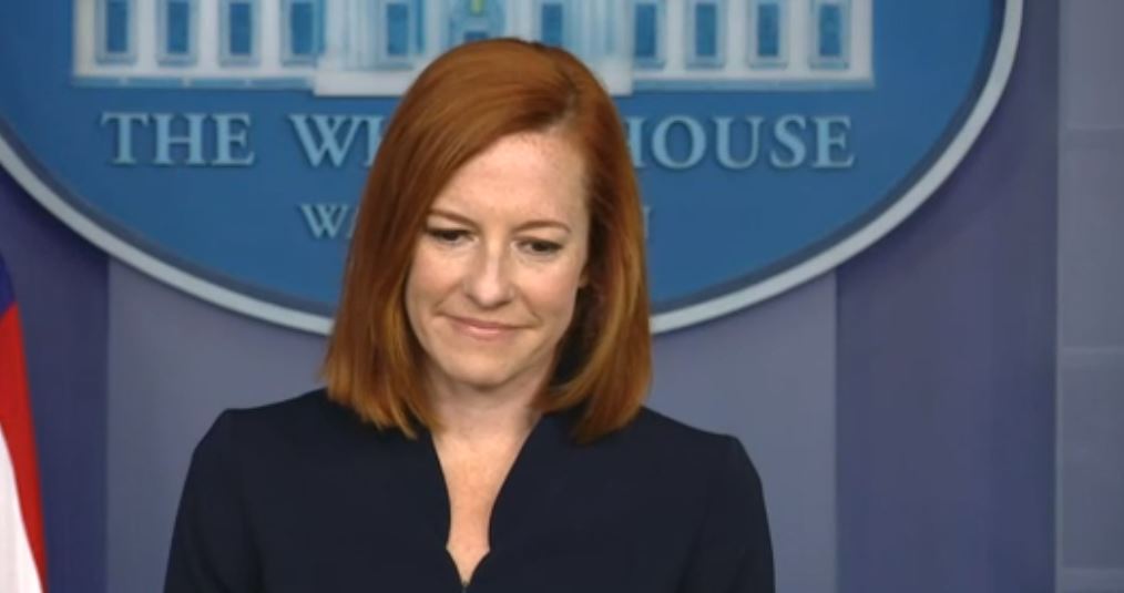 Jen Psaki incendia los medios BS de que Biden tiene la culpa de que los trompetistas del culto a la muerte no se vacunen