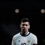 Lionel Messi reacciona durante el partido amistoso entre Argentina y Venezuela en el Estadio Wanda Metropolitano el 22 de marzo de 2019, en Madrid, España.