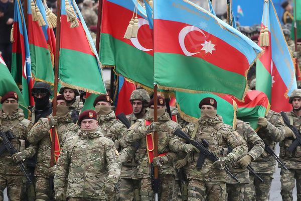 "Los sentimientos revanchistas de Turquía": ¿qué piensan del ejército de Ankara y Bakú en Rusia?