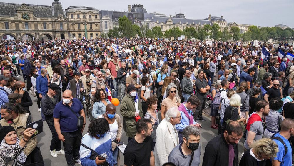 ¿Quiénes son los manifestantes franceses contra la regla de las vacunas y qué quieren?