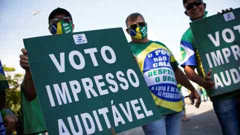 Desfile militar de Brasil antes de la votación es un 'ataque a la democracia'