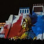 La capital del imperio azteca, Tenochtitlan, cayó en manos de los invasores después de un largo asedio, y en su lugar se convirtió en la Ciudad de México.