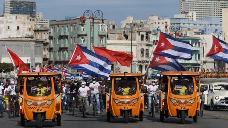 "Punto de retorno".  Se permitió a los cubanos abrir pequeñas y medianas empresas privadas