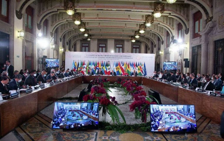 Lacalle y Abdo se enfrentaron a Díaz-Canel y Maduro sobre libertades y libertades