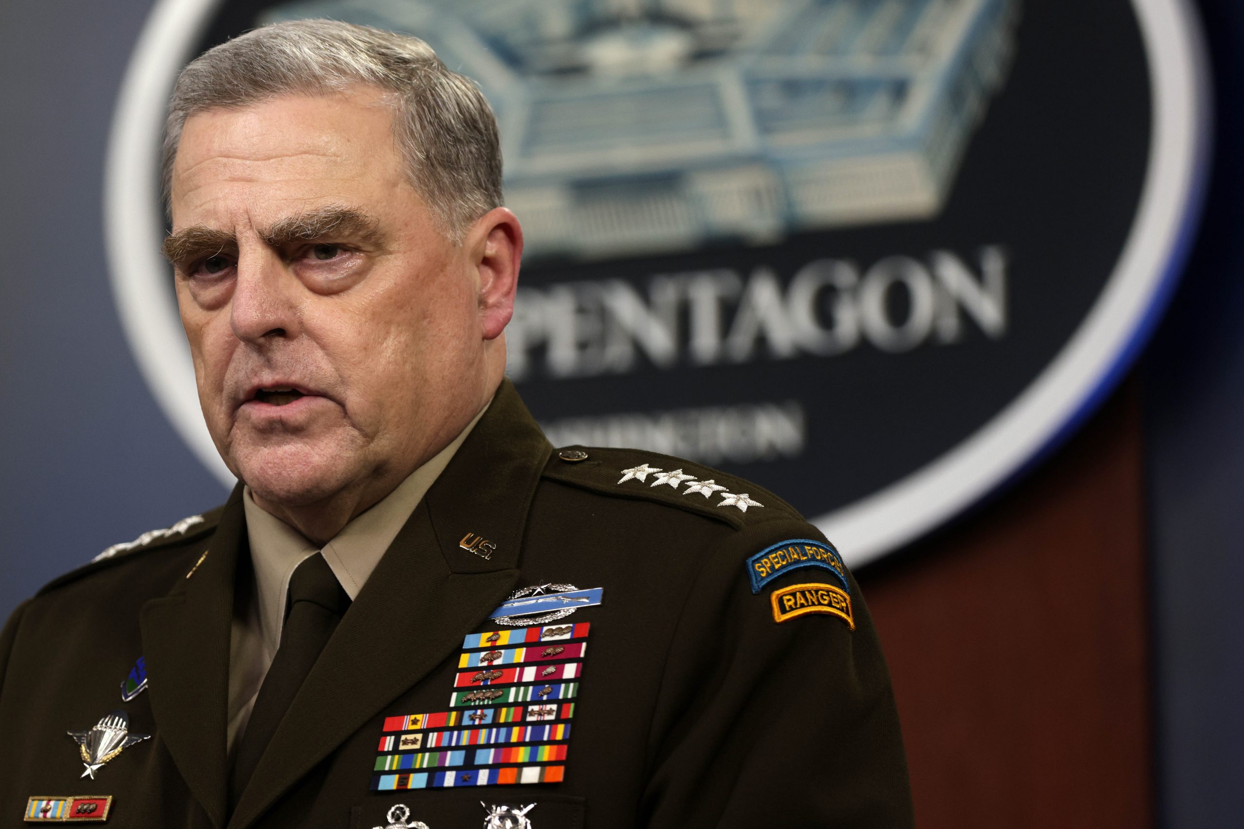 El presidente del Estado Mayor Conjunto, el general Mark Milley, participa en una rueda de prensa en el Pentágono.