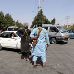 Gas y bastones.  Los talibanes * dispersan la manifestación de mujeres en Kabul