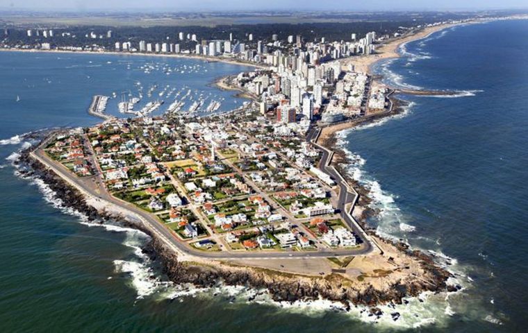 Punta del Este podría ser “el nuevo hub digital”, dijo Claver-Carone