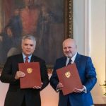 Iván Duque Márquez, Presidente de Colombia y Karim AA Khan QC, Fiscal de la CPI con copias del Acuerdo de Cooperación