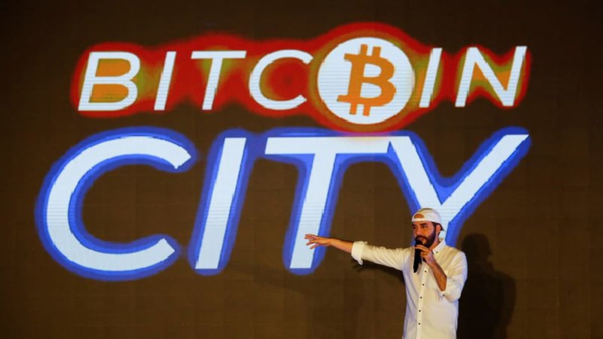 Análisis: en medio del bombo de Bitcoin de Bukele, no todos los salvadoreños 'Feel the Bit'