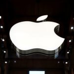 Apple les dice a los trabajadores que tienen derecho a discutir los salarios y las condiciones laborales