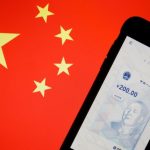 China promoverá la moneda digital del banco central, mejorará su diseño, dice el gobernador