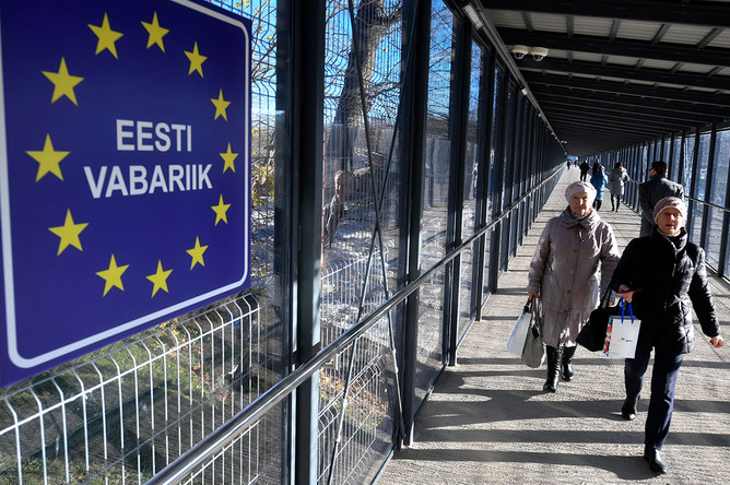 El primer ministro de Estonia inspeccionó la construcción de barreras en la frontera con Rusia - Gazeta.Ru