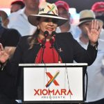 Xiomara Castro, candidata de izquierda del Partido Libre, pronuncia un discurso