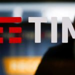 KKR y CVC Capital Partners están considerando unirse para ofertar por Telecom Italia: Bloomberg News