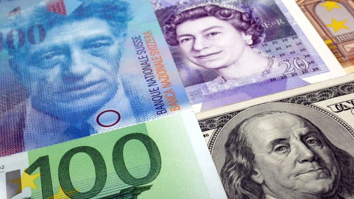 Las apuestas de tipos gobiernan los mercados de divisas a medida que brilla el dólar;  euro, hundimiento australiano