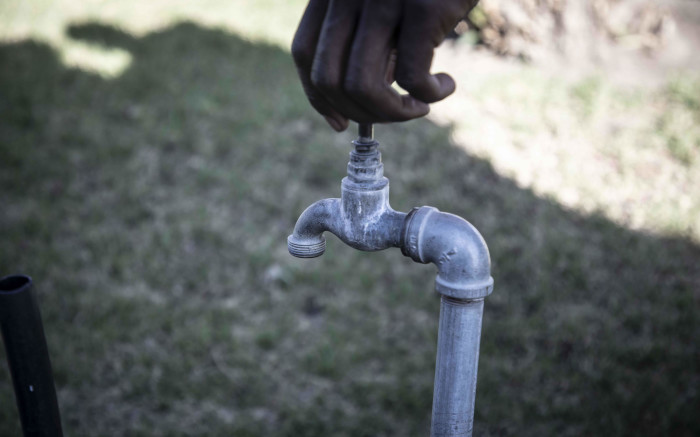 Las continuas interrupciones de Rand Water dejan a los residentes de Johannesburgo furiosos