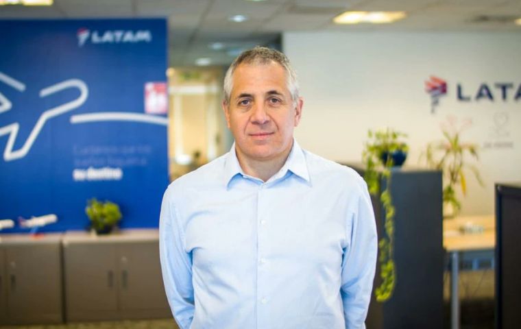 El CEO de Latam, Roberto Alvo, dijo que la propuesta de Azul era