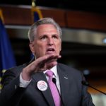 Los republicanos de la Cámara de Kevin McCarthy están en el cuello de los demás