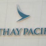 Más de 100 empleados de Cathay Pacific liberados de la cuarentena de COVID-19 en Hong Kong