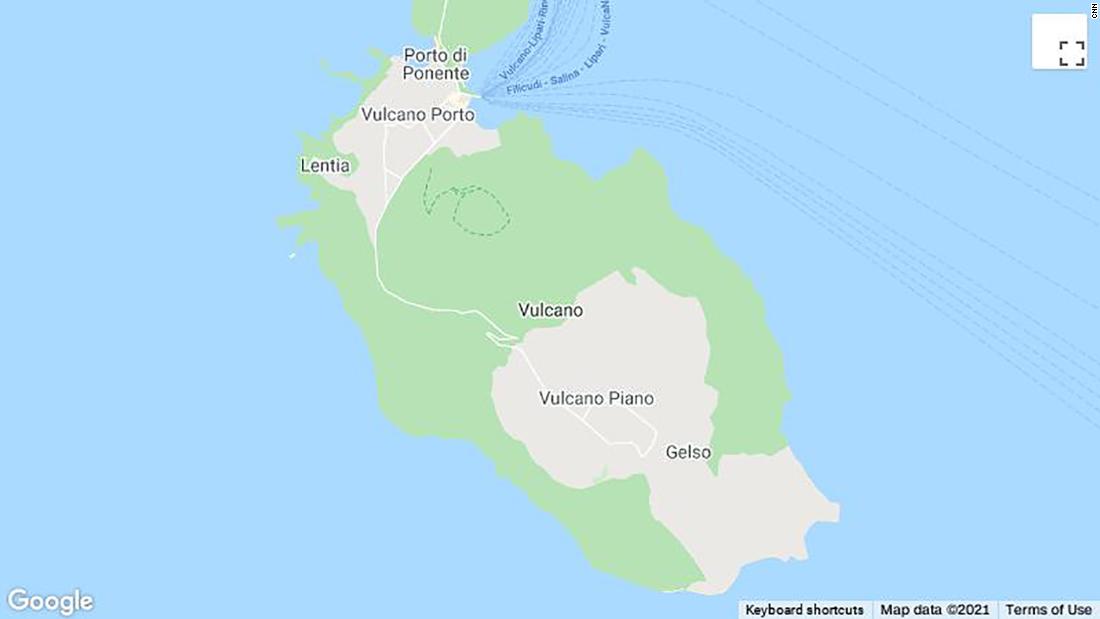 Residentes evacuados de la isla italiana de Vulcano por niveles de dióxido de carbono