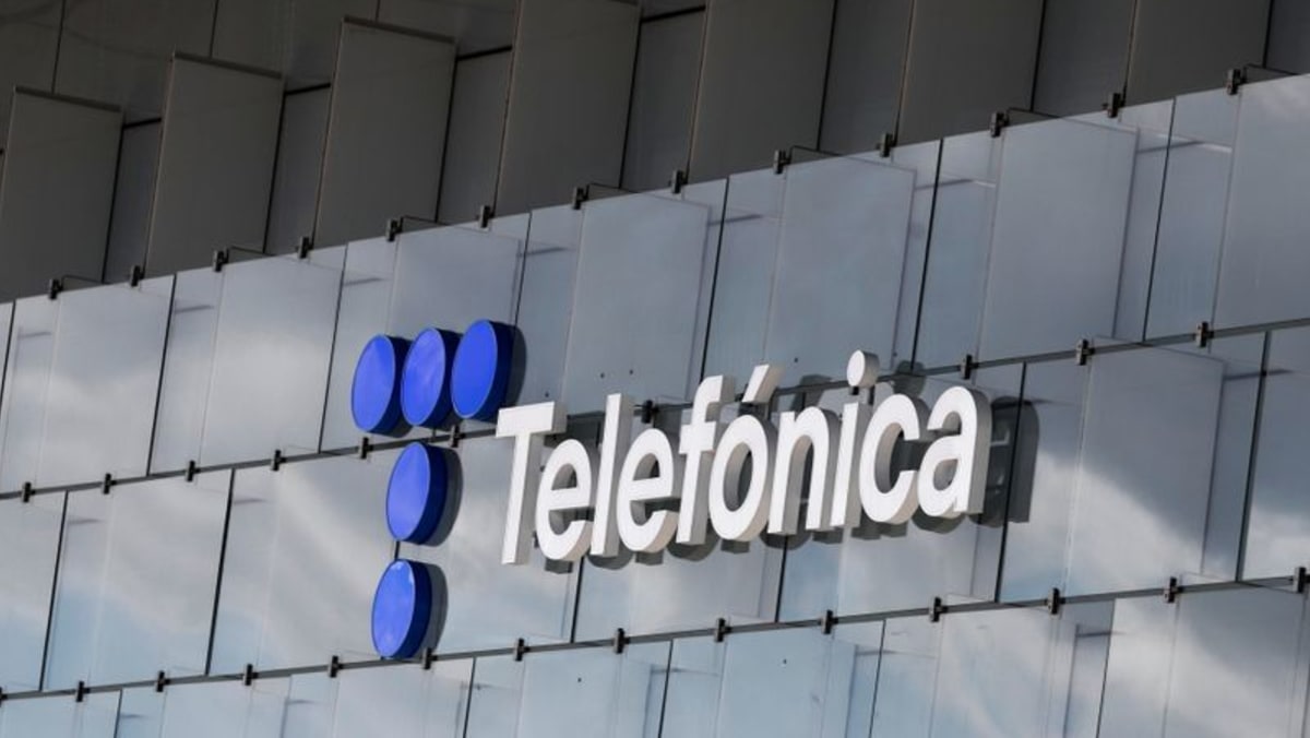 Telefónica ofrece despido a más de 3.000 empleados, dice el sindicato