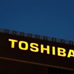 Toshiba considera dividirse en tres empresas para resolver el descuento del conglomerado