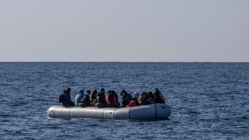 Al menos 30 muertos en accidentes de embarcaciones de inmigrantes en Grecia