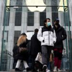 Apple cierra todas las tiendas de la ciudad de Nueva York en medio de un aumento de casos de COVID-19