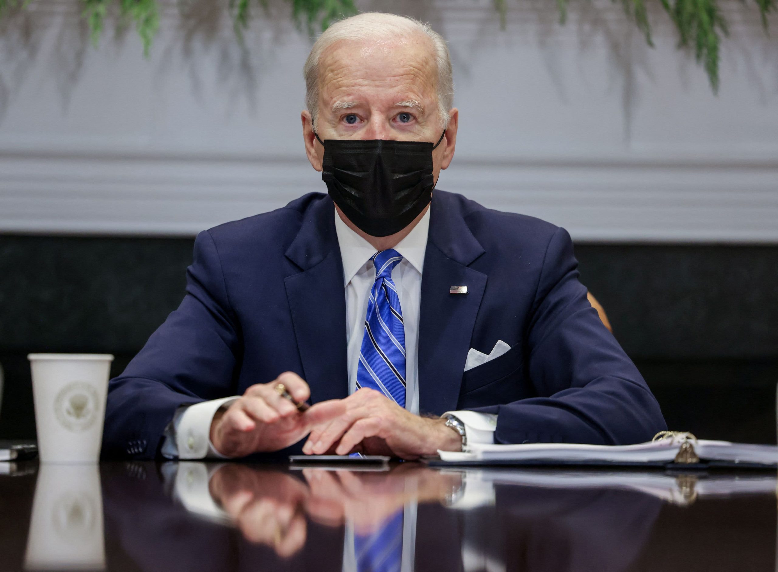 Biden da negativo para Covid después de tener contacto cercano con un asistente que contrajo el virus