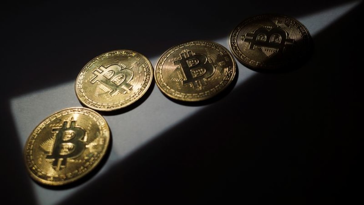 Bitcoin cae un 8,4 por ciento a 49.228,82 dólares EE.UU.