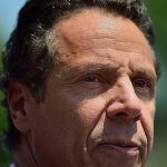 Cuomo supuestamente usó recursos estatales y recaudó $ 5,1 millones para la venta de libros