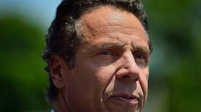 Cuomo supuestamente usó recursos estatales y recaudó $ 5,1 millones para la venta de libros