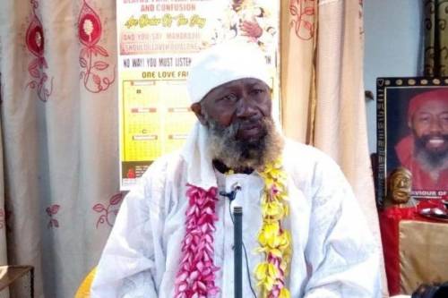 El clérigo nigeriano, Guru Maharaj Ji, reacciona al libro de Bisi Akande causando problemas entre los líderes yoruba