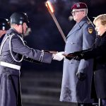 El ejército alemán rinde homenaje a la canciller saliente Angela Merkel con despedida de punk rock