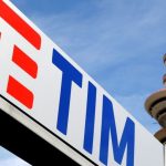 El ex director ejecutivo de Telecom Italia dimite del consejo de administración de la empresa