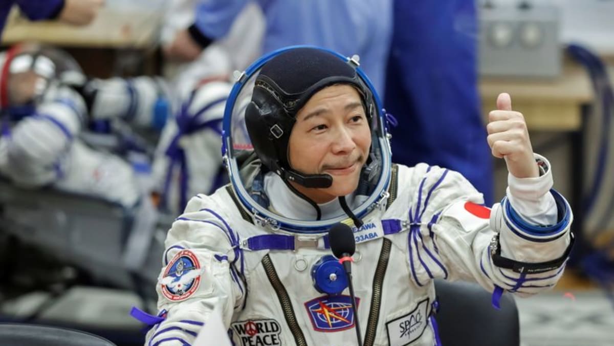 El multimillonario japonés Maezawa despega hacia la Estación Espacial Internacional