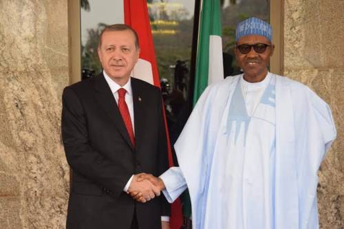 El régimen de Buhari arrastra a Nigeria a un controvertido acuerdo con Turquía a cambio de apoyo militar