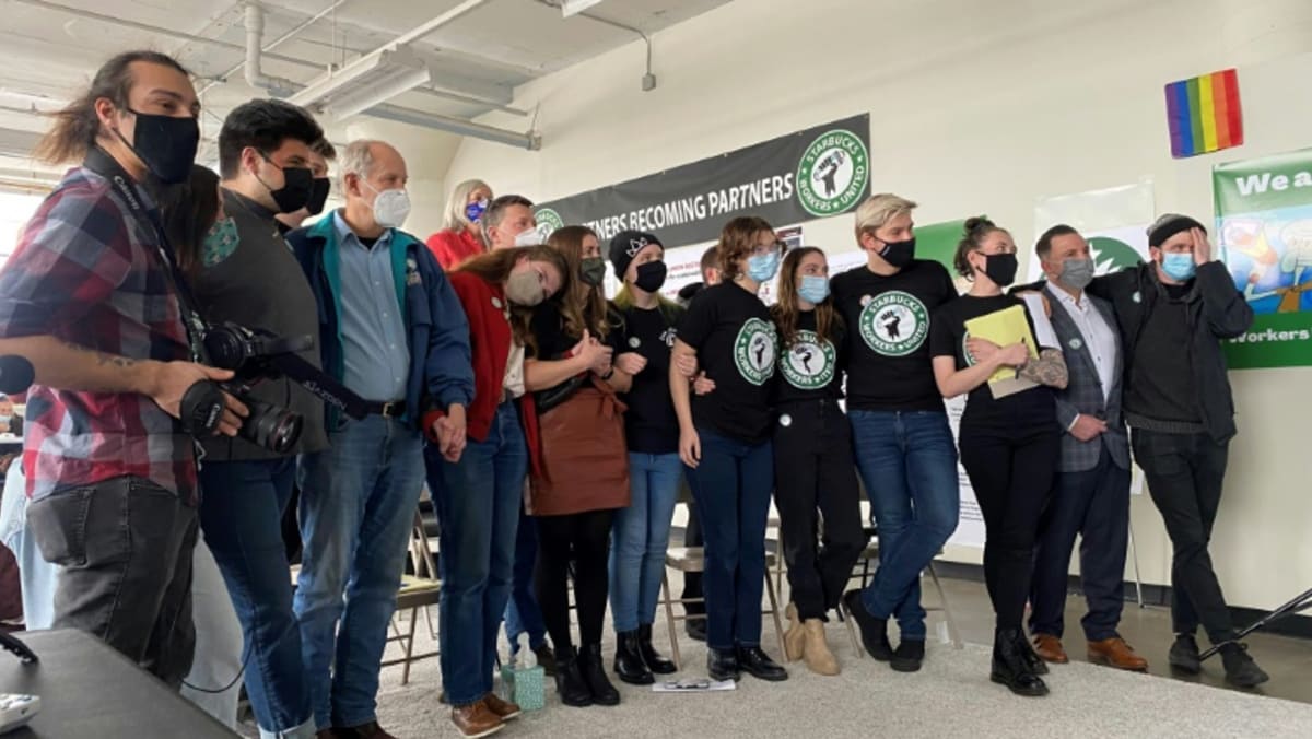 El sindicato de Starbucks vota una victoria para los trabajadores de la Generación Z