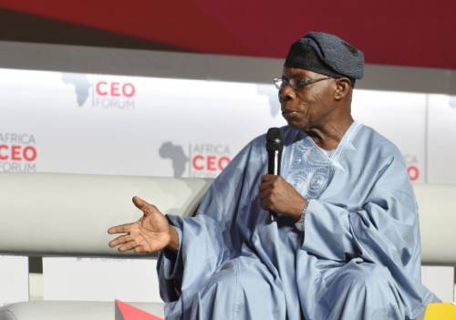 Esperar más de Buhari es como vencer a Dead Horse - Expresidente, Obasanjo