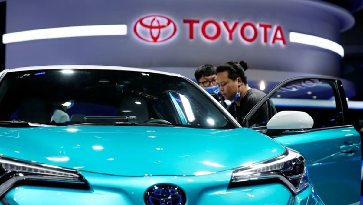 Exclusivo-Toyota recurre a la tecnología china para alcanzar su santo grial eléctrico