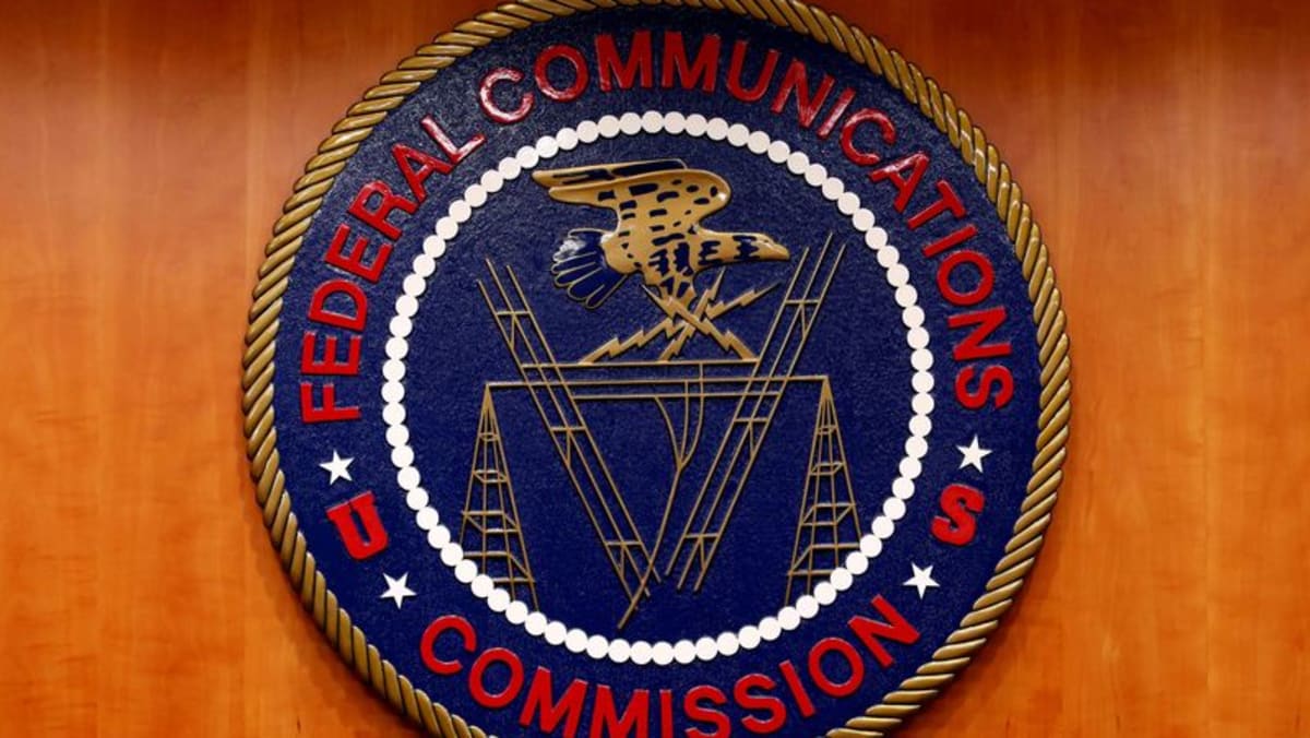 FCC dice que cuatro firmas de telecomunicaciones pagarán US $ 6M para resolver sondas del 911