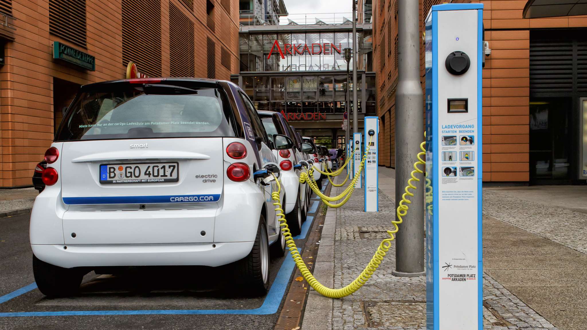 La UE aprueba un plan español de 3.000 millones de euros para apoyar a los vehículos eléctricos