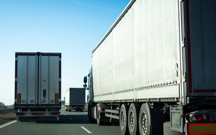 La asociación de carga culpa a las empresas de camiones ilegales porque 4 conductores deben comparecer ante el tribunal