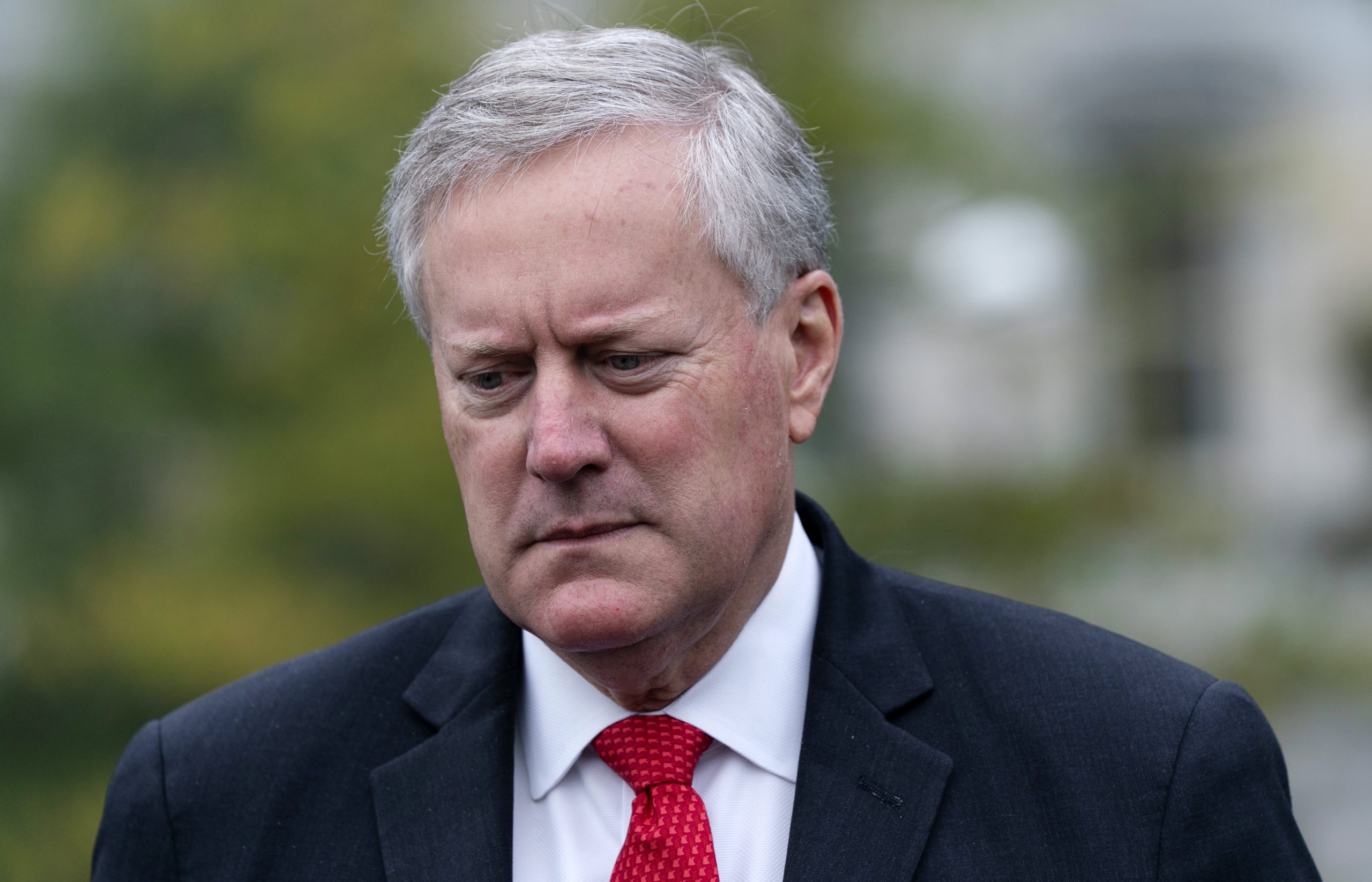 La investigación de la Cámara de Representantes del 6 de enero arroja luz sobre los registros del asistente de Trump, Mark Meadows, antes del voto de desacato