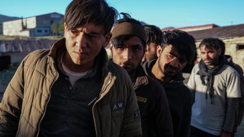 Las demandas de asilo de la UE aumentan a medida que más afganos huyen