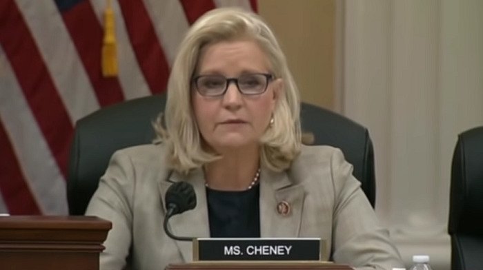 Liz Cheney lanza mensajes de texto 'impresionantes' durante disturbios del 6 de enero, parece haber fracasado